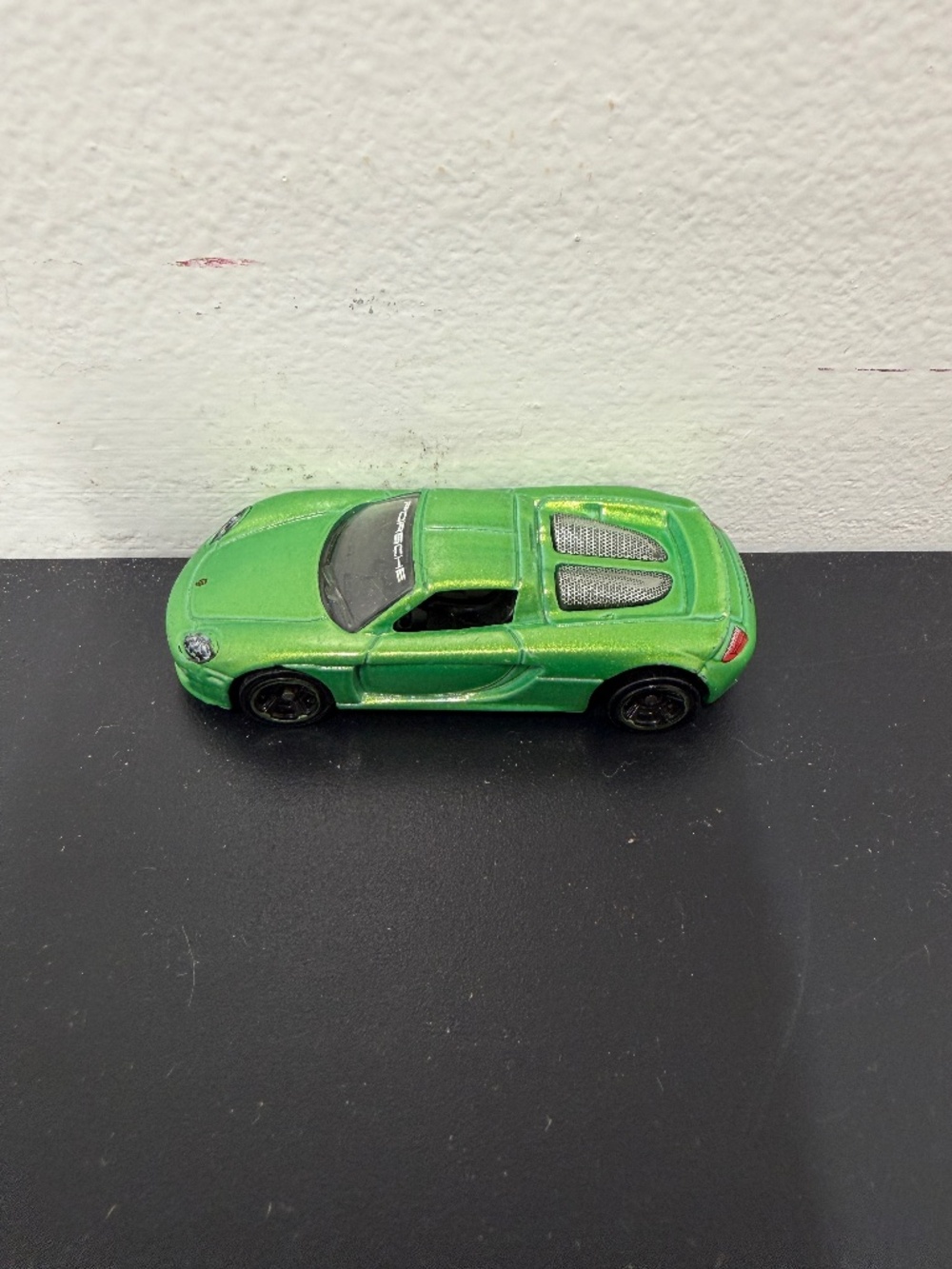 2006 Mattel Hot Wheels Porsche Carrera GT Die Cast Car